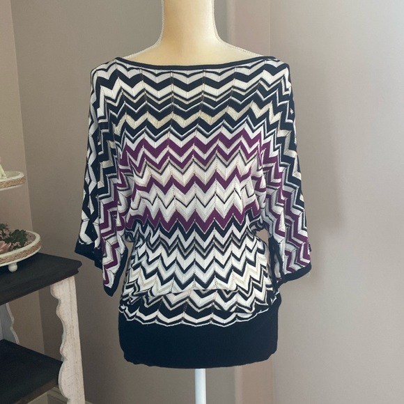 EUC White House Black Market Sweater (size Small) - Picture 3 of 9